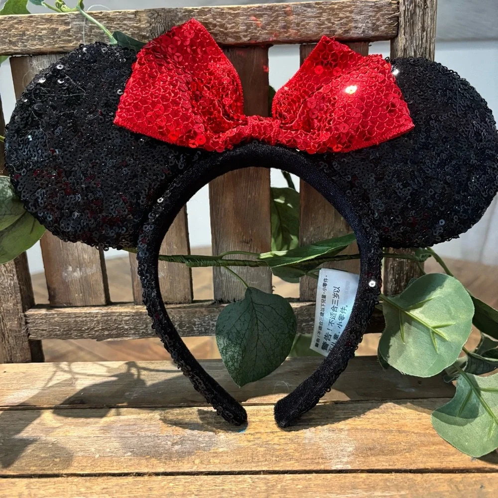 DISNEY THEME PARKS MINNIR Sequin Black and Red Bow Headband